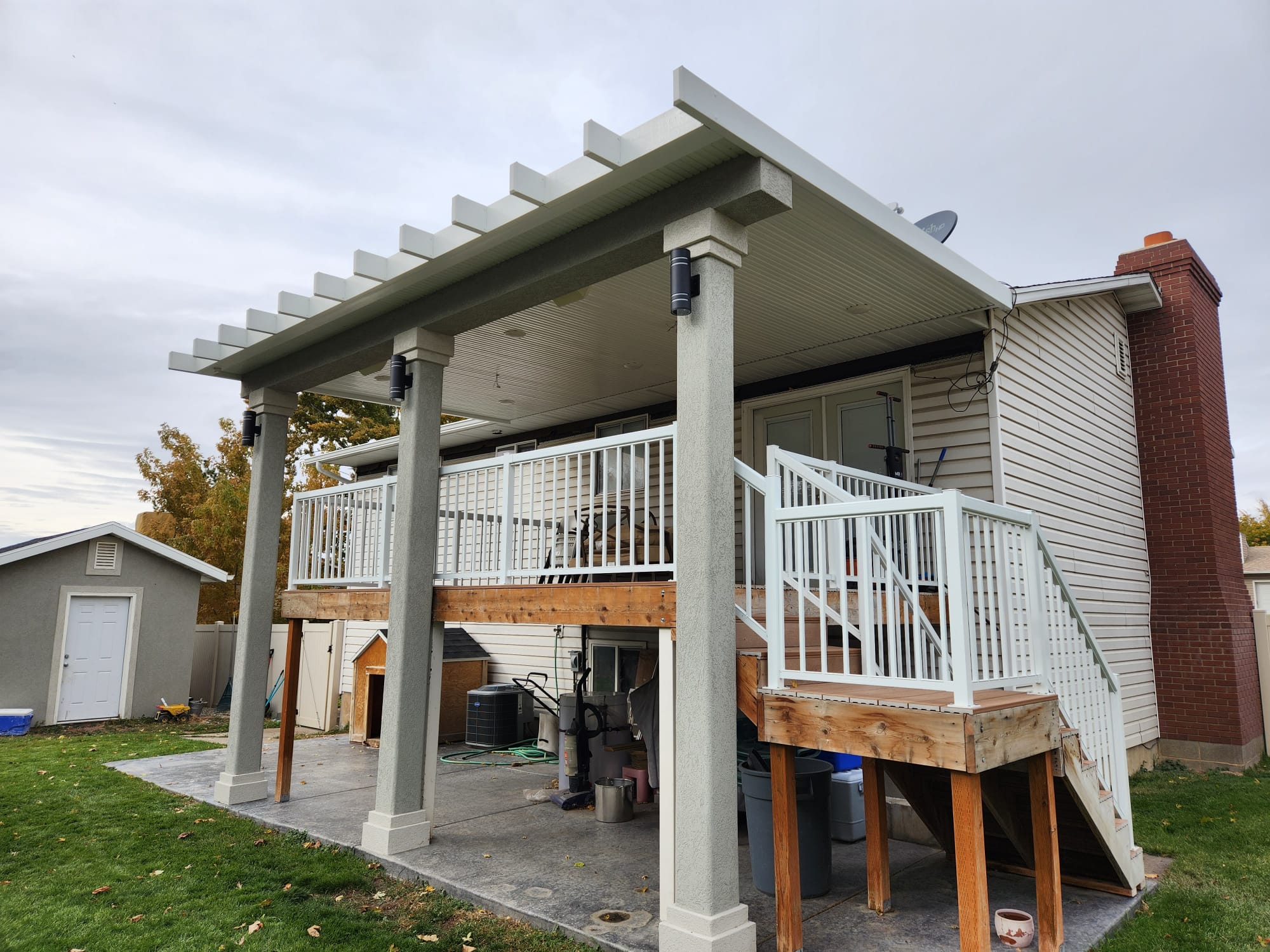 Modern aluminum railing on a deck